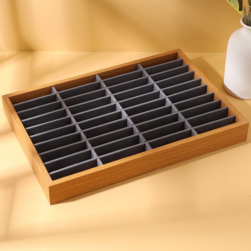 Visu vienā rotaslietu trauciņš, masīvs koks, taisnstūra forma, samta iekšējā apdare, splicing darbs