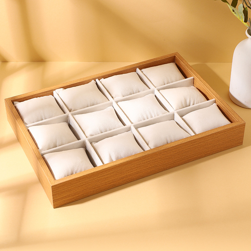 Visu vienā rotaslietu trauciņš, masīvs koks, taisnstūra forma, samta iekšējā apdare, splicing darbs