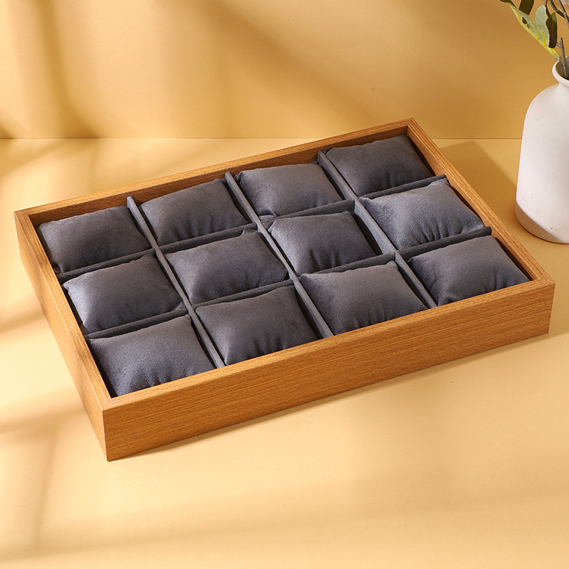 Visu vienā rotaslietu trauciņš, masīvs koks, taisnstūra forma, samta iekšējā apdare, splicing darbs