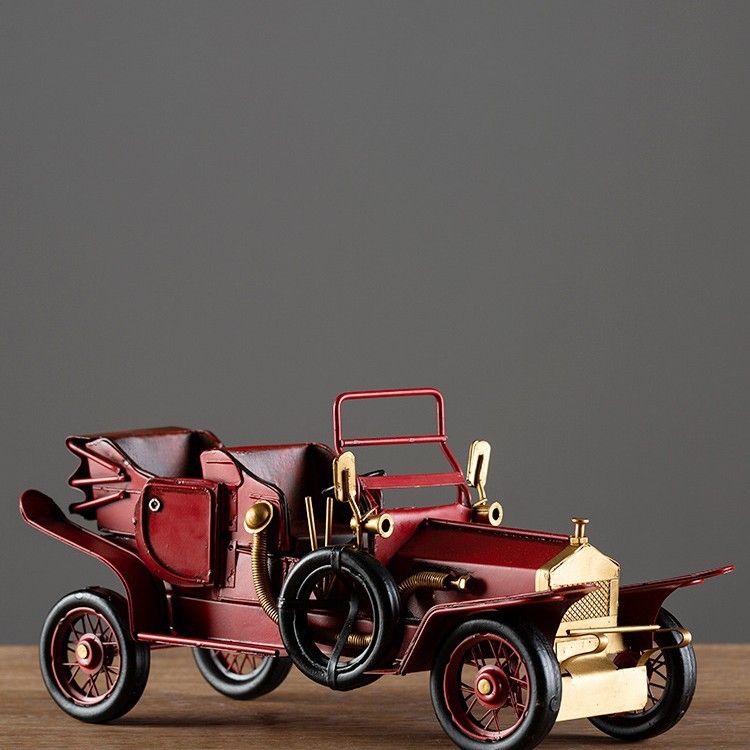 Geležinis vintage automobilio modelis – retro nostalgiška dekoracija namams, gimtadienio dovana klasės draugui
