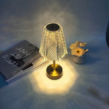 LED stalo lempa su metaliniu pagrindu, I formos kristalų dizainas, akrilinis gaubtas, įtampa ≤36V