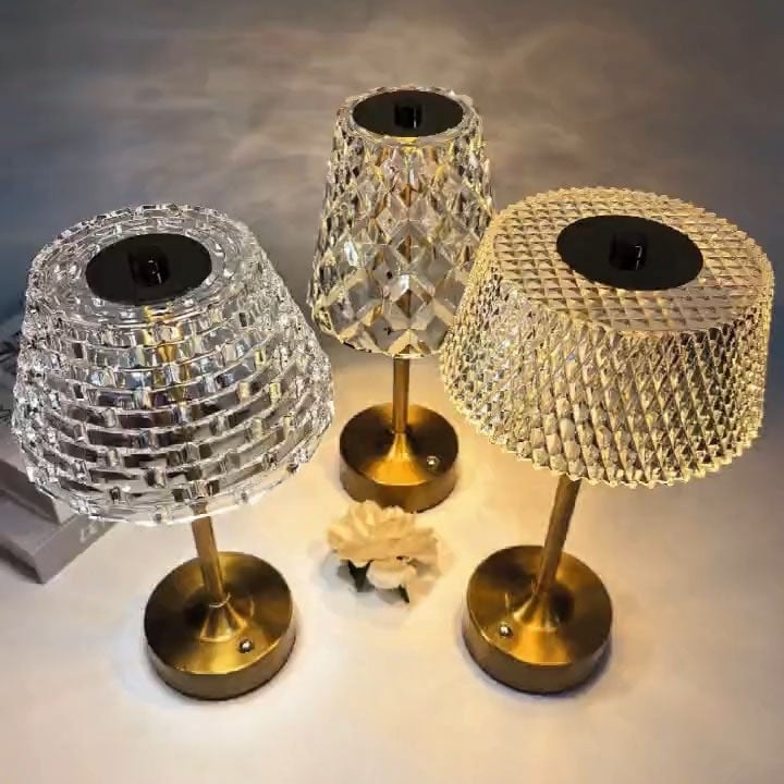 LED stalo lempa su metaliniu pagrindu, I formos kristalų dizainas, akrilinis gaubtas, įtampa ≤36V