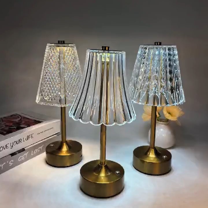 LED stalo lempa su metaliniu pagrindu, I formos kristalų dizainas, akrilinis gaubtas, įtampa ≤36V