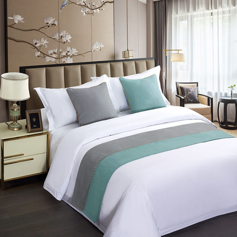 Крайна покривка за легло – модерна простота; мотиви растения; хотелски стил; възможност за лого; Материал: Друг