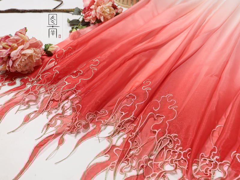 Siuvinėta Hanfu medžiaga su gradientine sunkia siuvinėjimo detale; Medžiaga: cheminė pluoštas; Panaudojimas: batai ir skrybėlės; Prekės ženklas: Kita