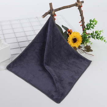 Mikroszálas négyzet alakú törölköző, szál 32, anyag: finom rost, 420 g, abszorpciós idő 21–25 s