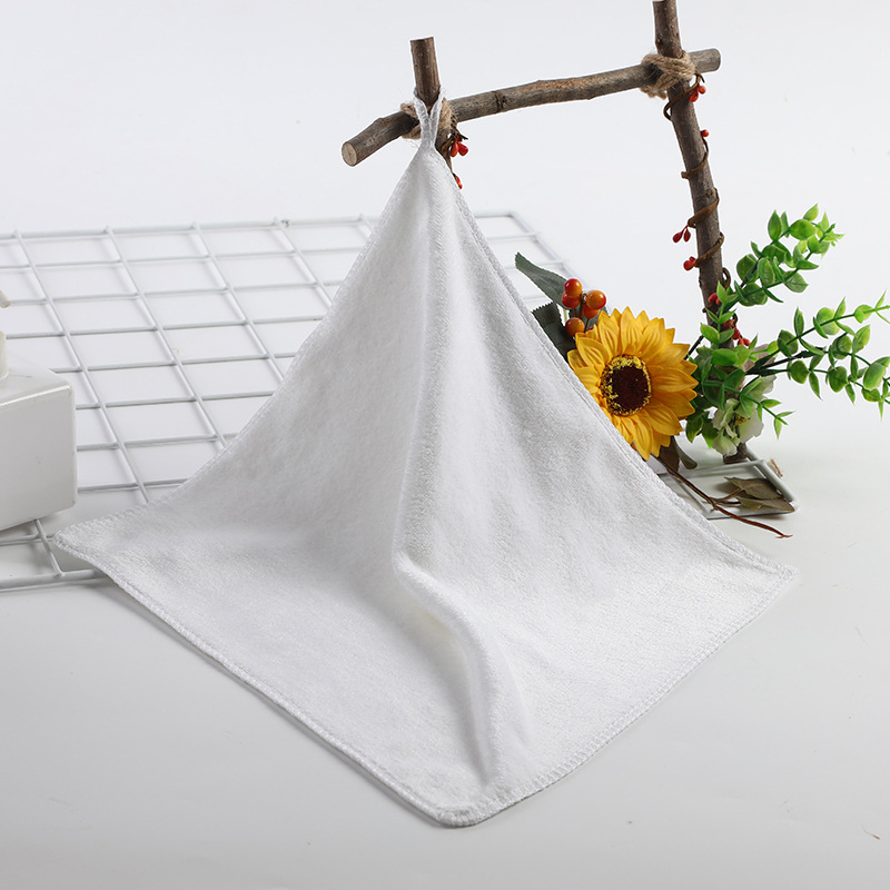 Mikroszálas négyzet alakú törölköző, szál 32, anyag: finom rost, 420 g, abszorpciós idő 21–25 s