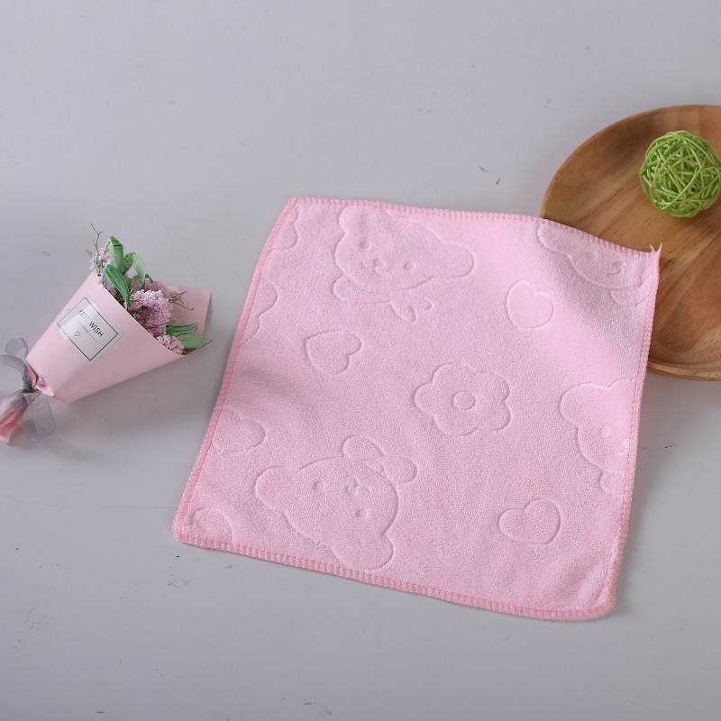 Mikroszálas négyzet alakú törölköző, szál 32, anyag: finom rost, 420 g, abszorpciós idő 21–25 s