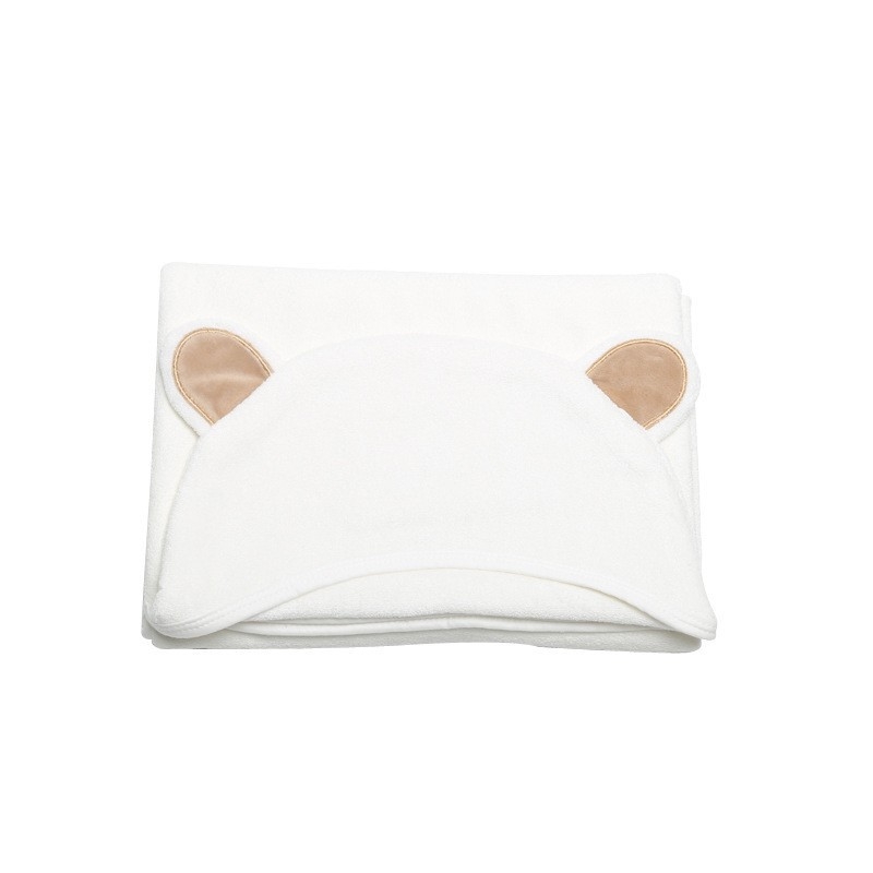 Babafürdő törölköző kapucnival és mesefülekkel — bambusz rost, 400–500 g, 19 szál, hímzett és varrott