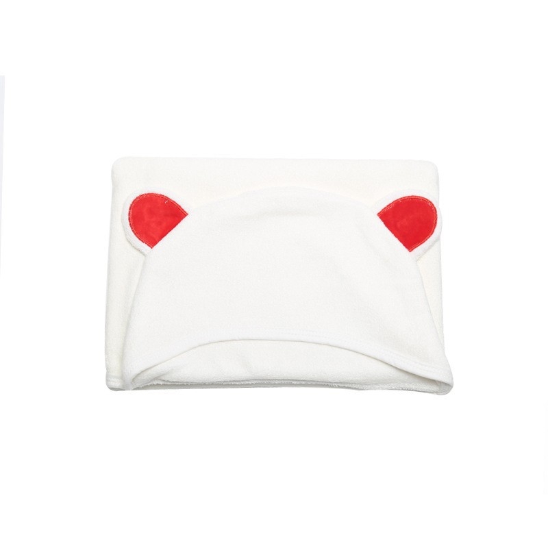 Babafürdő törölköző kapucnival és mesefülekkel — bambusz rost, 400–500 g, 19 szál, hímzett és varrott