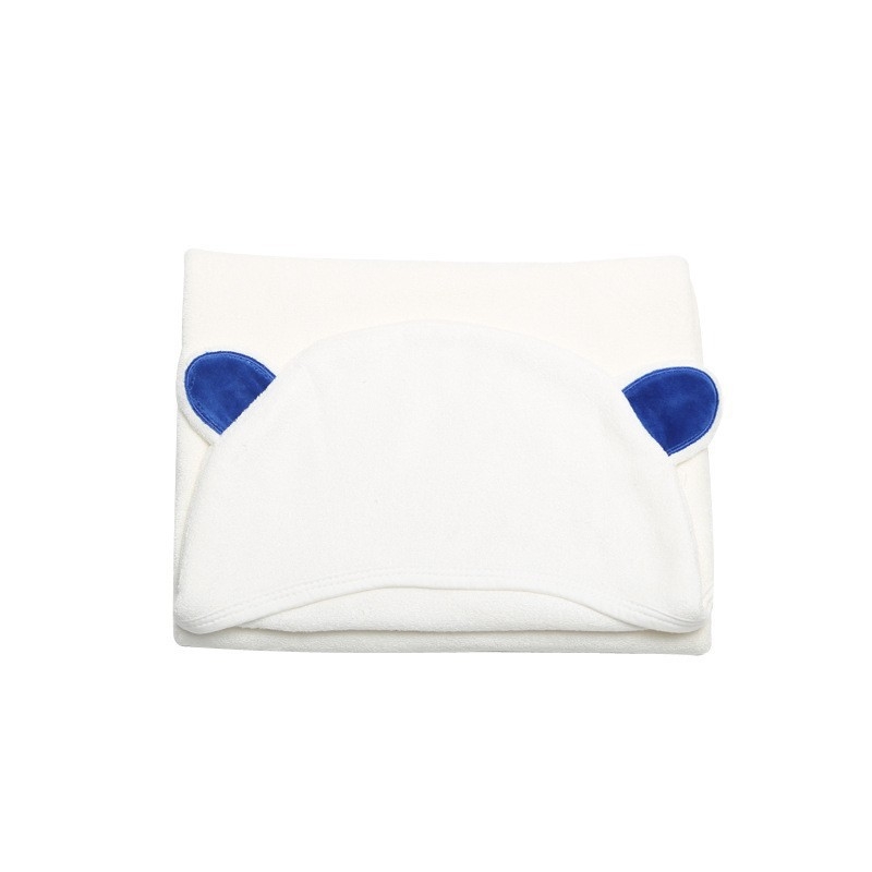 Babafürdő törölköző kapucnival és mesefülekkel — bambusz rost, 400–500 g, 19 szál, hímzett és varrott