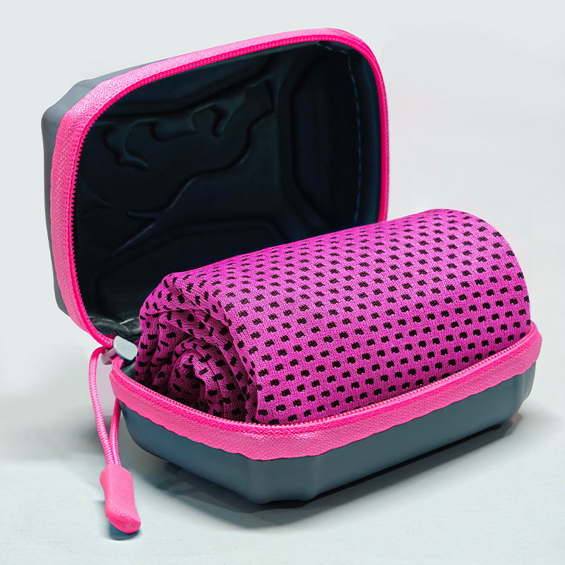 Poliészter sporttörölköző hűsítő érzetével, 120 g, AB szál, logó testreszabható