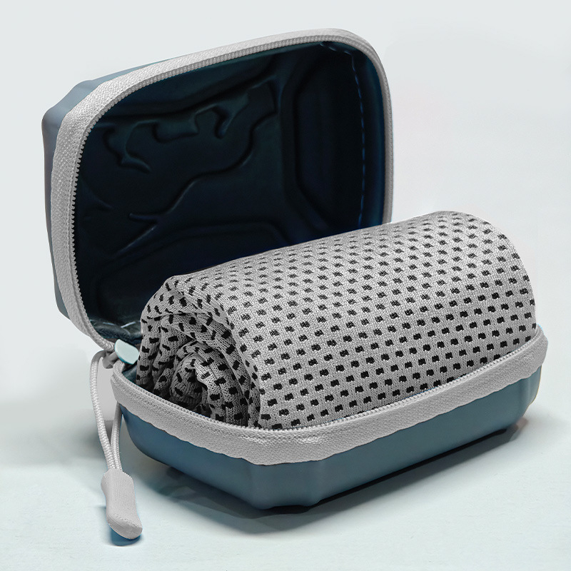 Poliészter sporttörölköző hűsítő érzetével, 120 g, AB szál, logó testreszabható