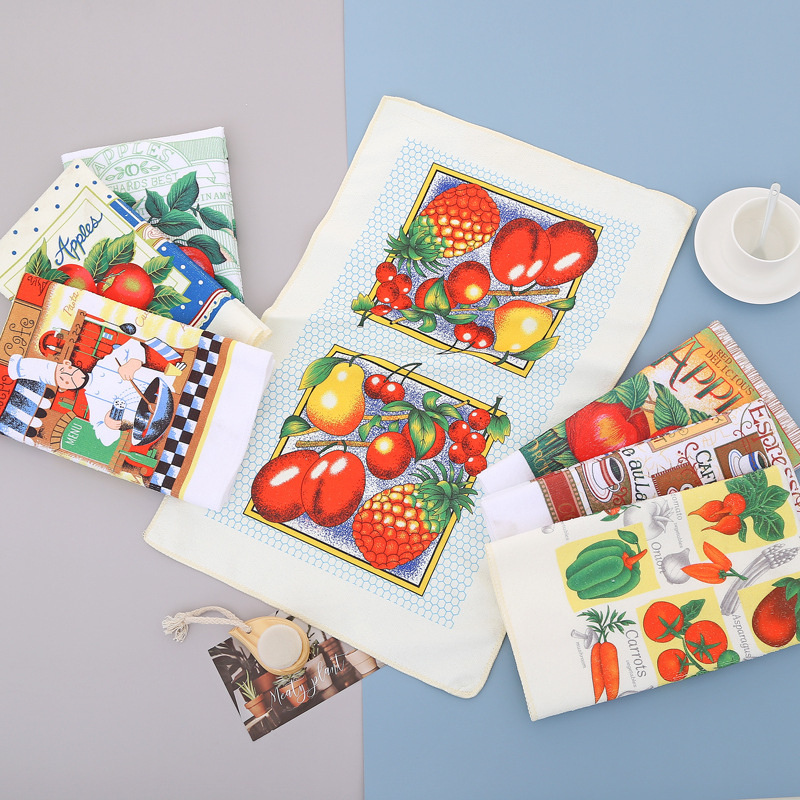 Poliészter mikroszálas konyhai törlőkendő szublimációs nyomtatással, 50 g, nedvességfelvétel 16-20 s, logó nyomtatva, testreszabható