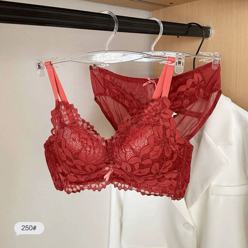 Bezvadu push-up krūšturis ar 3/4 kausu, mežģīņu apdare, neilona audums (formas krūšu kauss: augšdaļa plāna, apakšdaļa bieza)