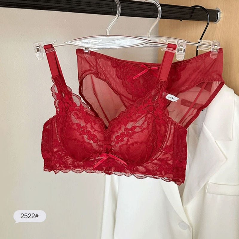 Bezvadu push-up krūšturis ar 3/4 kausu, mežģīņu apdare, neilona audums (formas krūšu kauss: augšdaļa plāna, apakšdaļa bieza)