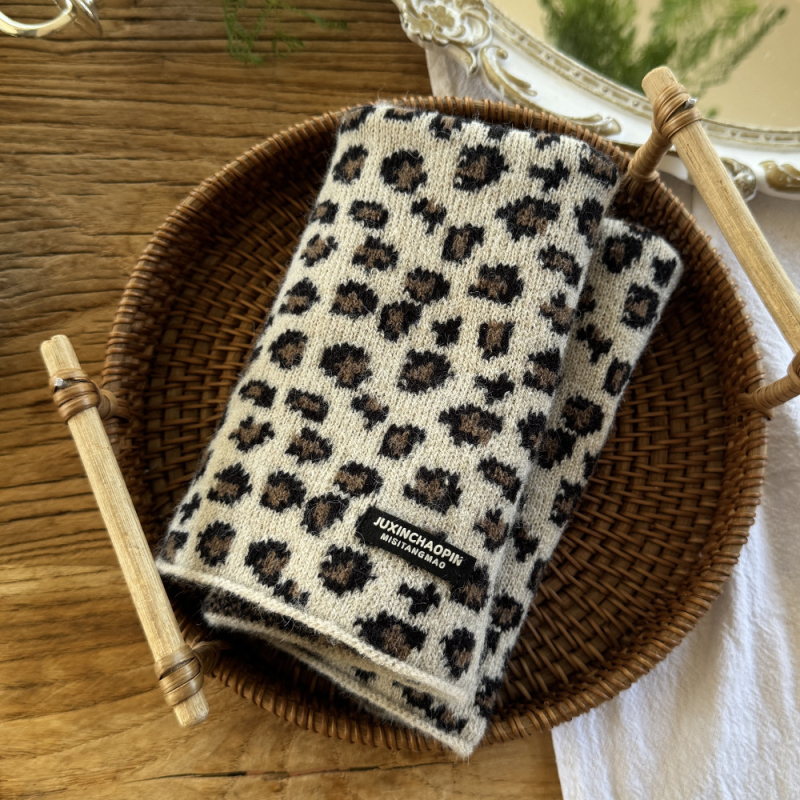 Bērnu akrila šalle ziemai — vējaizturīga, vienkrāsains motīvs, japāņu-korejiešu stila saldums, uztur siltumu.