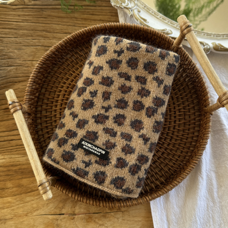 Bērnu akrila šalle ziemai — vējaizturīga, vienkrāsains motīvs, japāņu-korejiešu stila saldums, uztur siltumu.