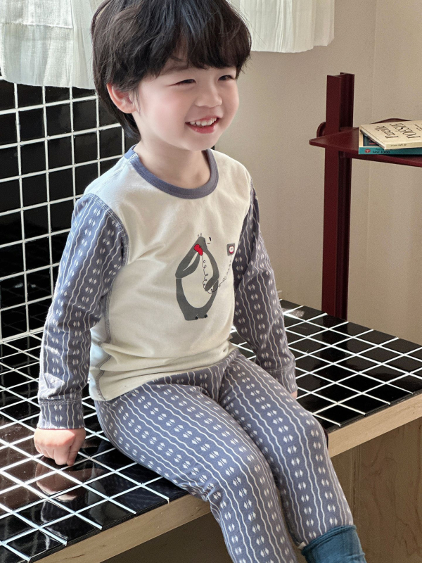 Vaikų pižamų komplektas rudeniui - Lycra medvilnė (93.3% medvilnė), Korėjos stiliaus, 3–8 metų amžiaus, kvėpuojantis ir šiltas, raštai: dryželiai, karikatūros, raidės, gėlės, taškeliai