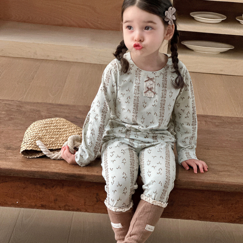 Vaikų pižamų komplektas rudeniui - Lycra medvilnė (93.3% medvilnė), Korėjos stiliaus, 3–8 metų amžiaus, kvėpuojantis ir šiltas, raštai: dryželiai, karikatūros, raidės, gėlės, taškeliai