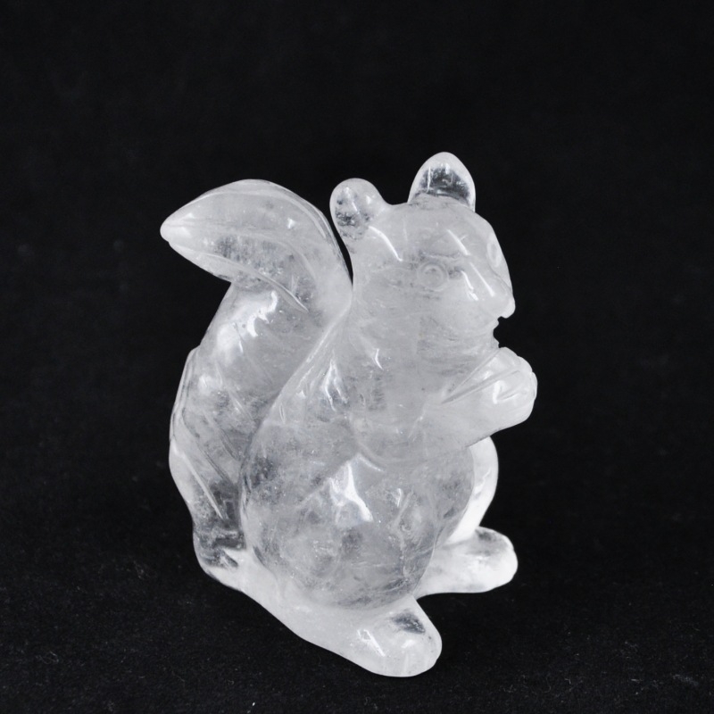 Voverytės brangakmenių skulptūra – išgraviruota ir poliruota, tigrojo akies akmuo, natūrali medžiaga