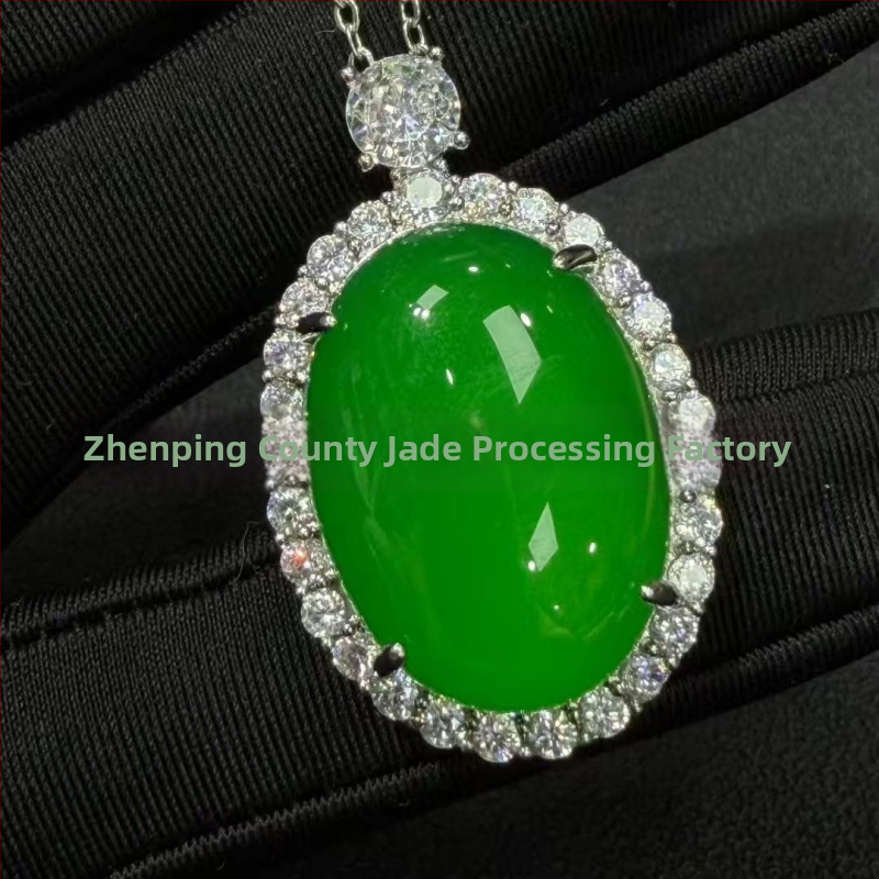 Kvarcinio chalcedono kvadratinis pakabukas, sidabru dengtas įterpimu, natūralus medžiaga, aiškumas Si2