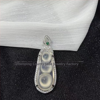 Pakabukas iš chalcedono su įterpta technika, natūralus akmuo, VS2 skaidrumas, nereguliari forma