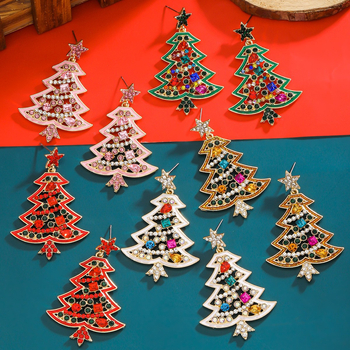 Dvacaman ģeometriskie auskari no sakausējuma — sniegavīra un Ziemassvētku eglītes motīvi, piecu punktu zvaigzne, rudens 2025, viegls luksusa stils