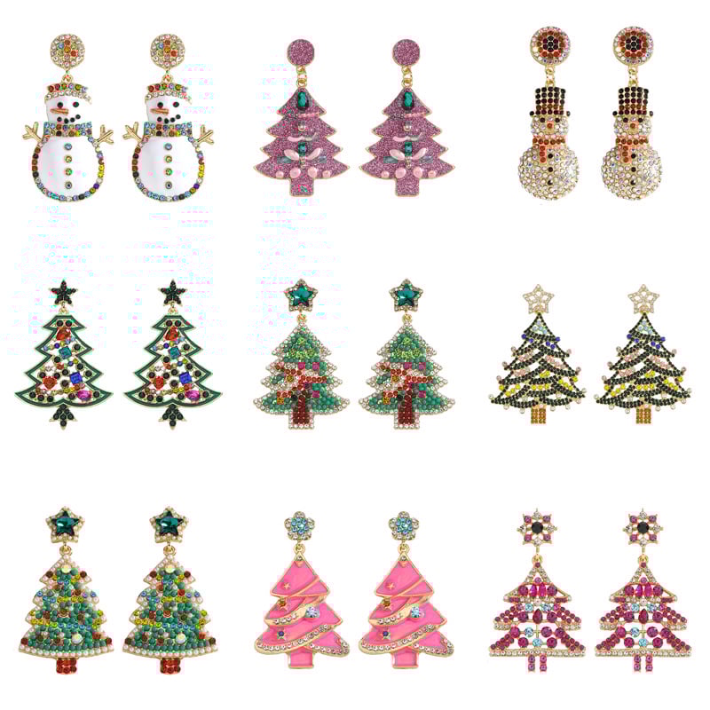 Dvacaman ģeometriskie auskari no sakausējuma — sniegavīra un Ziemassvētku eglītes motīvi, piecu punktu zvaigzne, rudens 2025, viegls luksusa stils