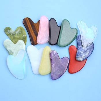 Širdies formos gua sha plokštė iš miltelinio kristalo veido masažui