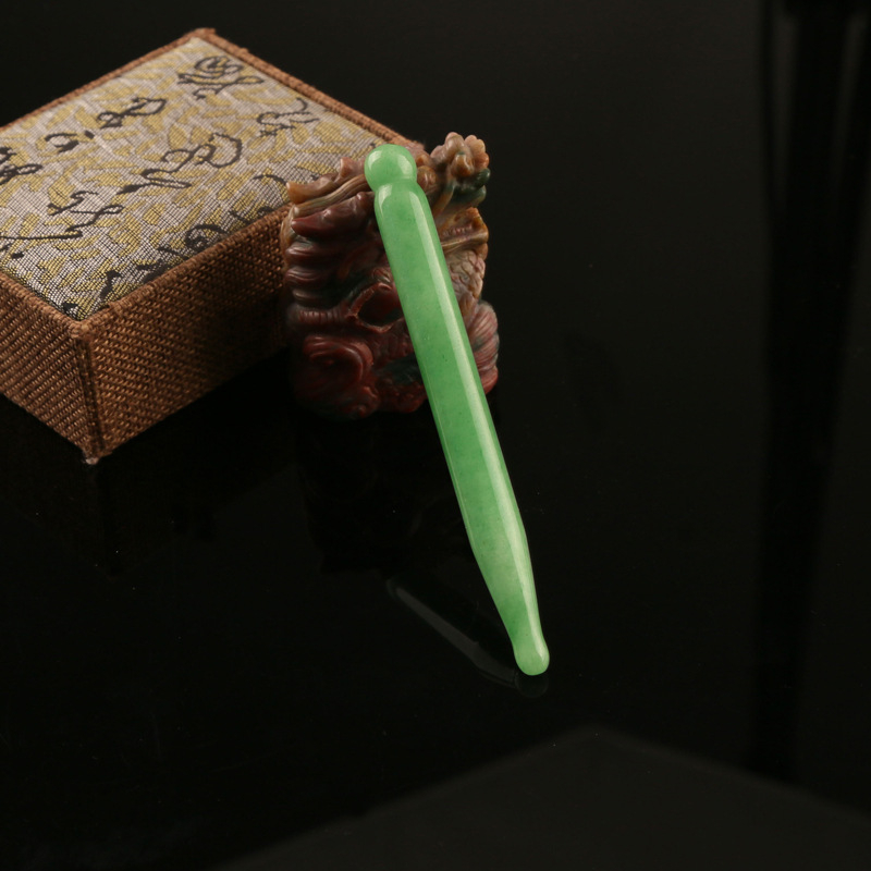 Širdies formos gua sha plokštė iš miltelinio kristalo veido masažui