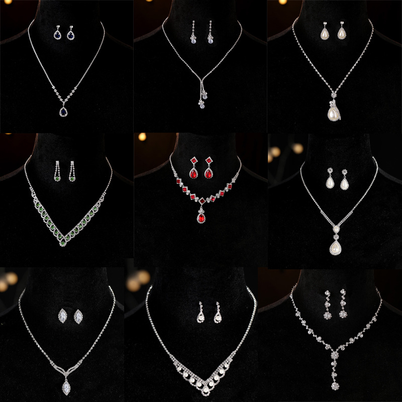 Set nakita za nevjestu: naušnice i ogrlica od Rhinestone s Diamond završetkom; uzorak Love/Water Drops/Bell; lanac: regular chain; materijal privjeska Rhinestone