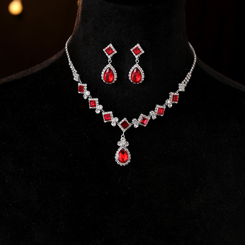 Set nakita za nevjestu: naušnice i ogrlica od Rhinestone s Diamond završetkom; uzorak Love/Water Drops/Bell; lanac: regular chain; materijal privjeska Rhinestone