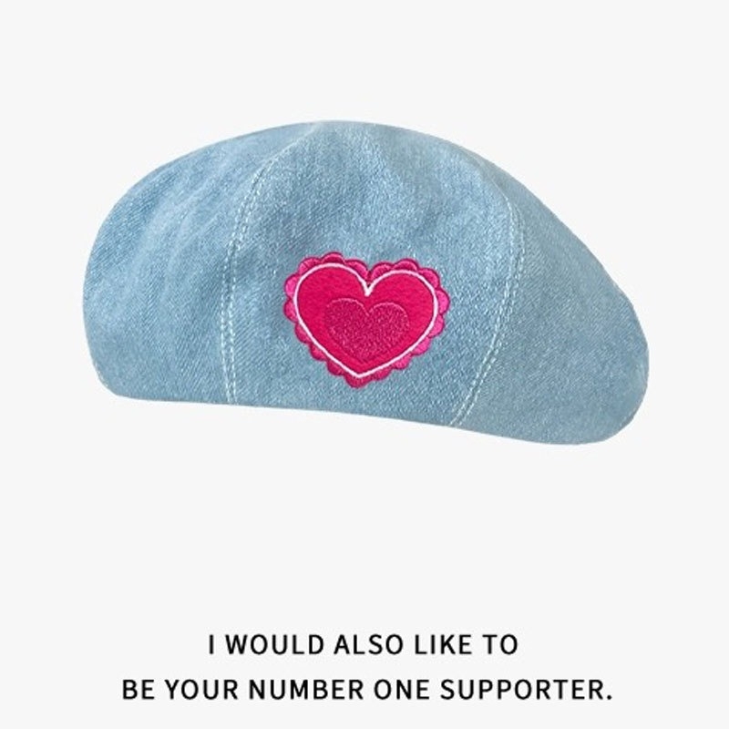 Moteriška dailininkės kepurė iš medvilnės, satino audinys, kupolo viršus, raidžių raštas