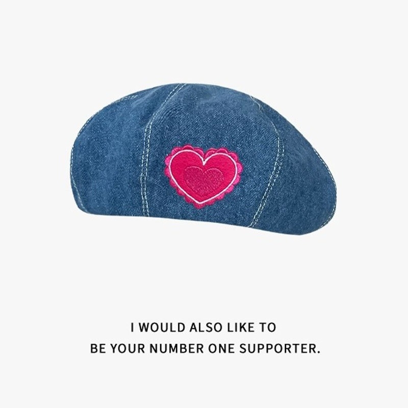 Moteriška dailininkės kepurė iš medvilnės, satino audinys, kupolo viršus, raidžių raštas