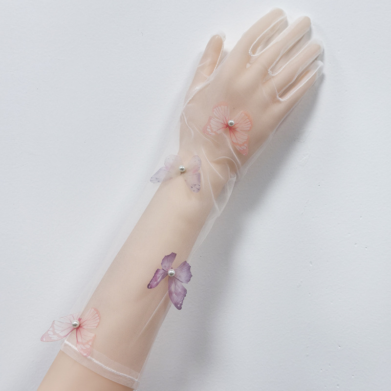 Menyasszonyi kesztyű hálóanyagból, gyöngyös csipkével