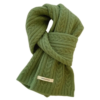 Šal od vunene smjese s kabelastom pletenom – zima 2025