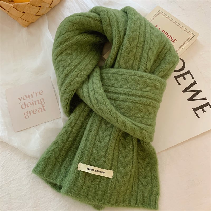 Šal od vunene smjese s kabelastom pletenom – zima 2025