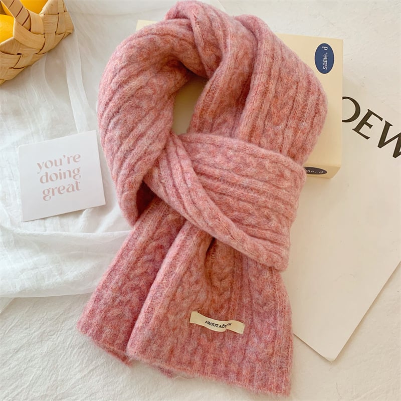 Šal od vunene smjese s kabelastom pletenom – zima 2025