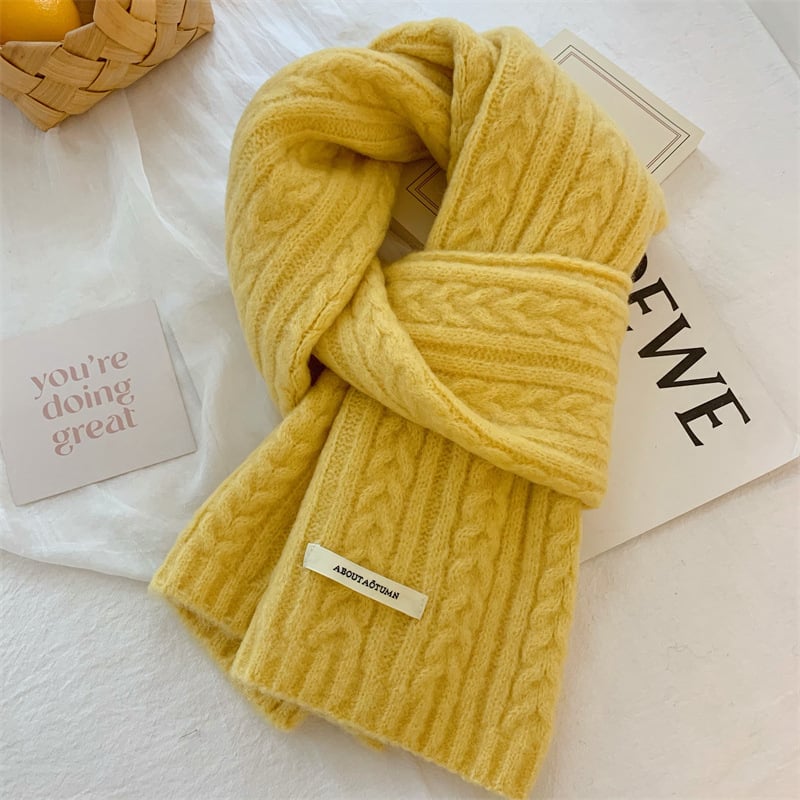 Šal od vunene smjese s kabelastom pletenom – zima 2025