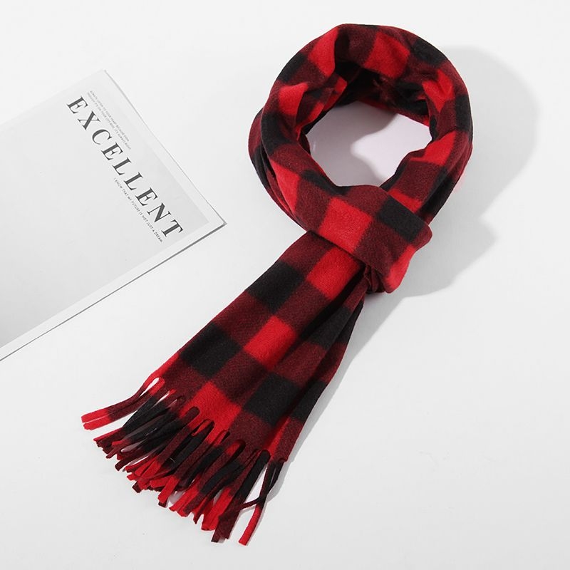 Šal kariranog uzorka u klasičnom britanskom stilu, dvostrani velur, srednja duljina, poliesterska vlakna, na skladištu, objavljen ljeta 2025