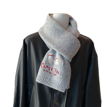 Koreai hímzett főiskolai stílusú kötött sál nőknek (Warp knitting; Keeps warm; Winter; Polyester fabric 61-70%)