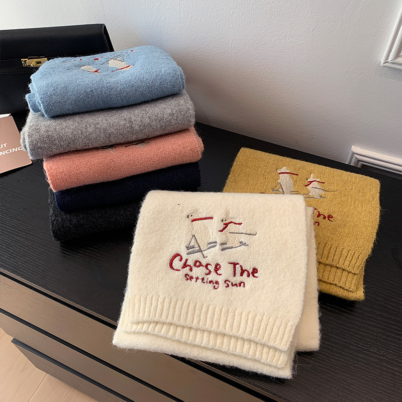 Koreai hímzett főiskolai stílusú kötött sál nőknek (Warp knitting; Keeps warm; Winter; Polyester fabric 61-70%)