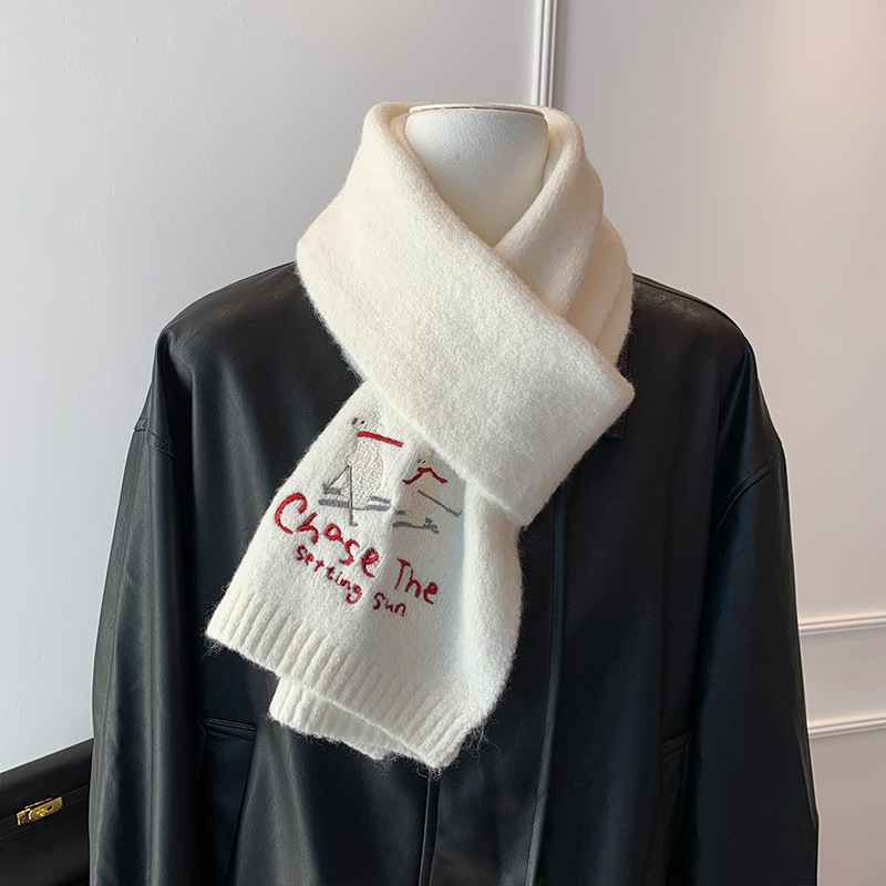 Koreai hímzett főiskolai stílusú kötött sál nőknek (Warp knitting; Keeps warm; Winter; Polyester fabric 61-70%)