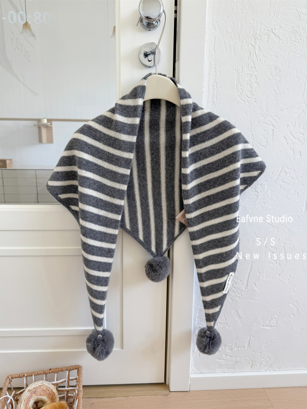 Триъгълен вълнен шал - 100% вълна, плетен, затопля през зимата