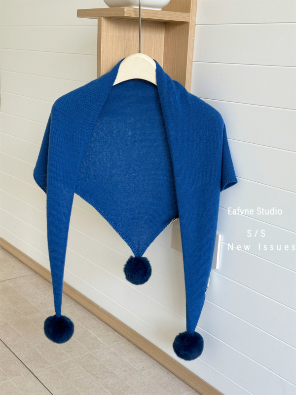 Триъгълен вълнен шал - 100% вълна, плетен, затопля през зимата