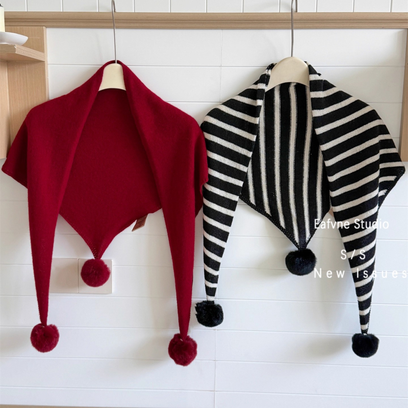 Триъгълен вълнен шал - 100% вълна, плетен, затопля през зимата