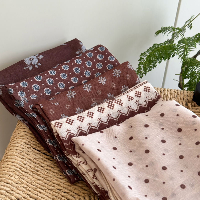 Ice Hemp kvadratni šal, nylon >96% i viskoze ≤10%, ravna tkanina, s točkicama