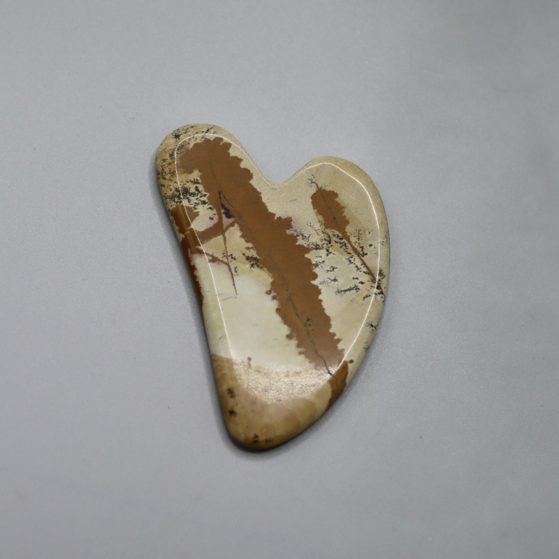 Jade masažo plokštelė su V formos pirštu veidui ir kūnui – poliruota natūralus nefritas, netaisyklingos formos, 99,9% grynumas