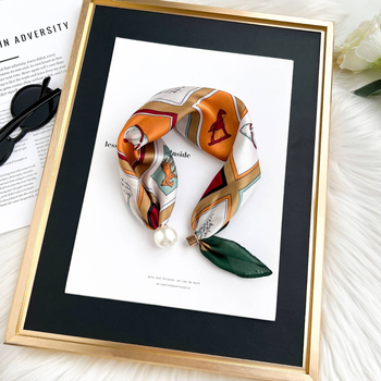 Négyzet alakú poliészter sál, sík szövés, eredeti dizájn, nyomtatás, tavaszi 2025 megjelenés